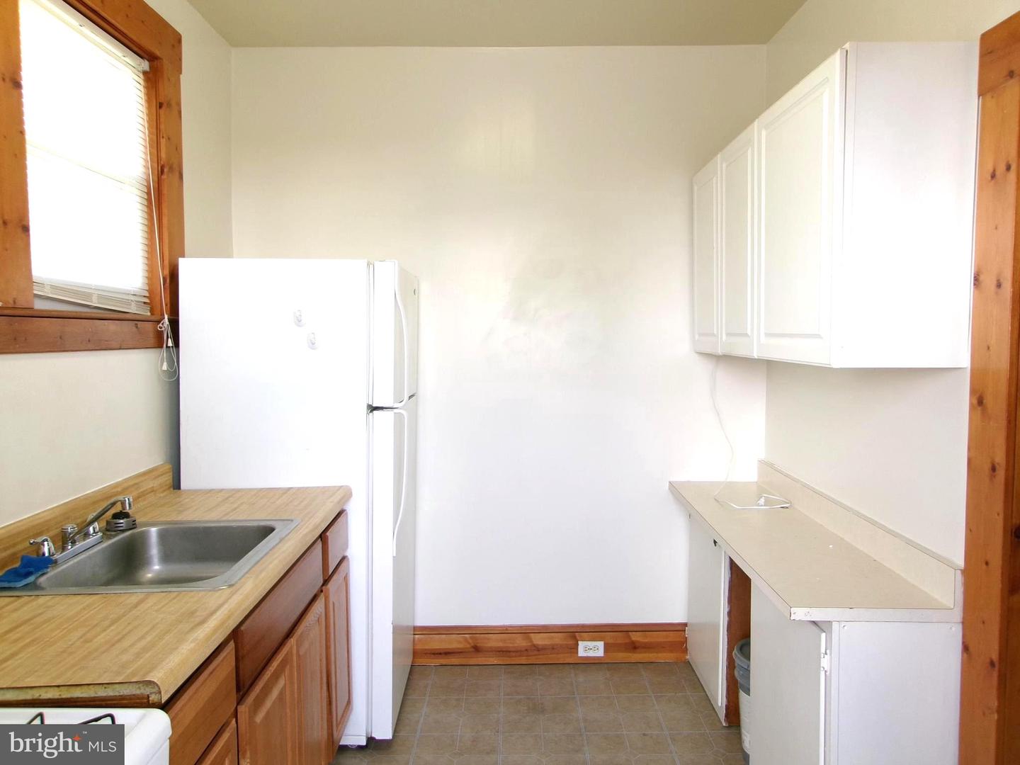 4204 Kenwood Ave Property Photo 12
