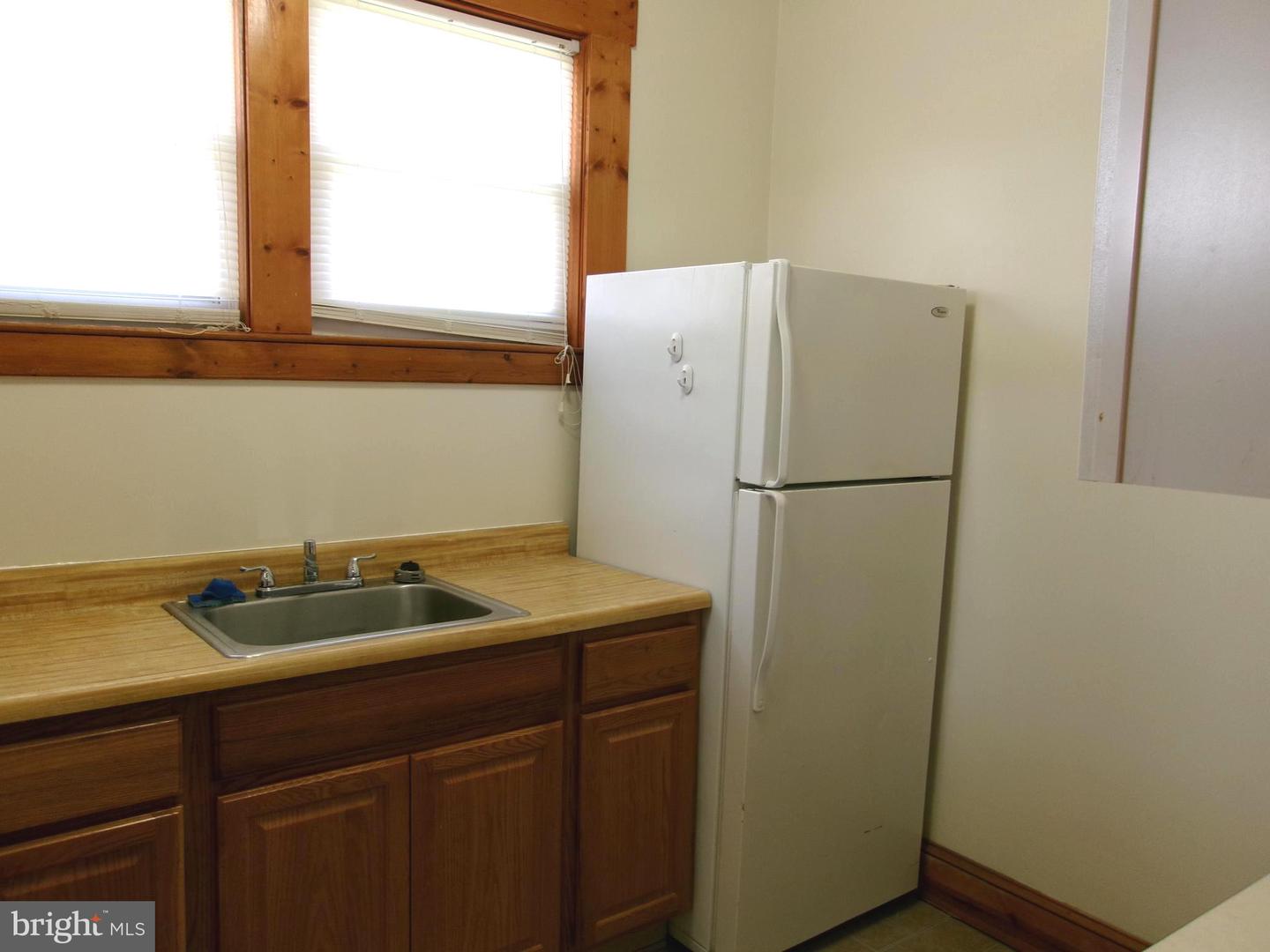 4204 Kenwood Ave Property Photo 13