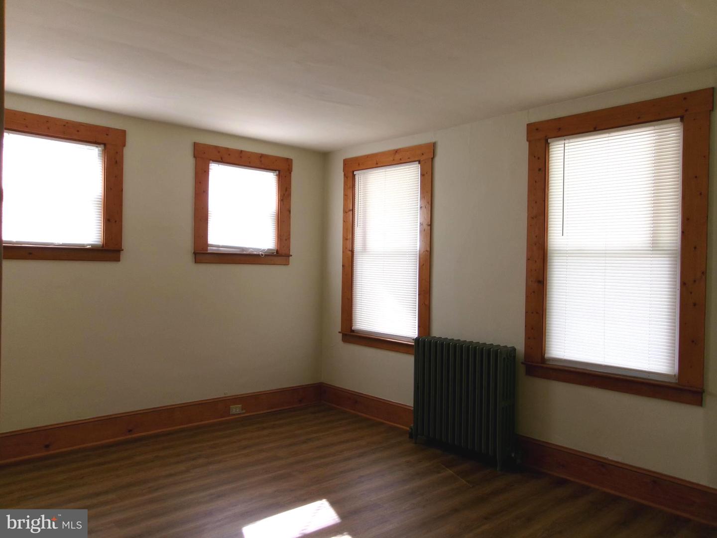 4204 Kenwood Ave Property Photo 17