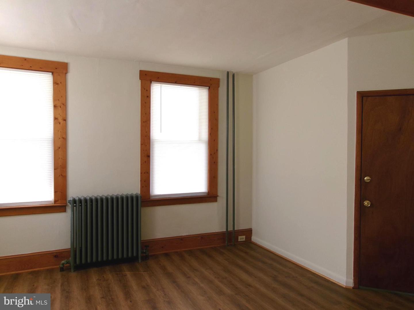4204 Kenwood Ave Property Photo 18