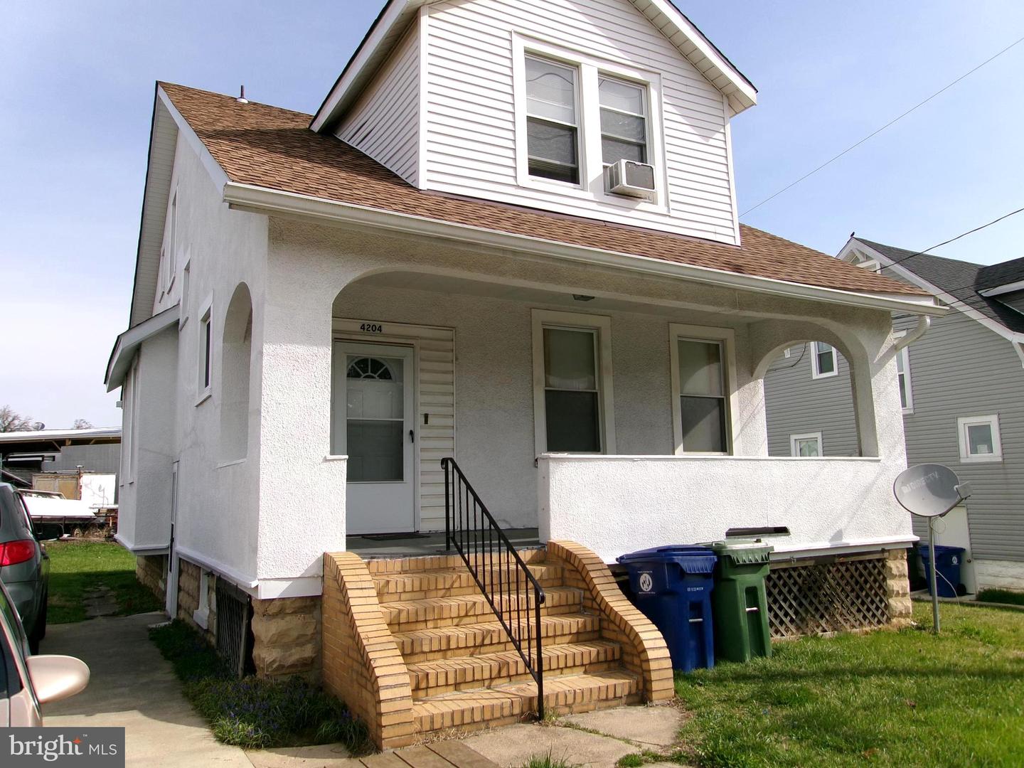 4204 Kenwood Ave Property Photo 2