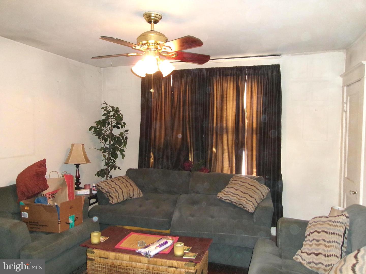 4204 Kenwood Ave Property Photo 4