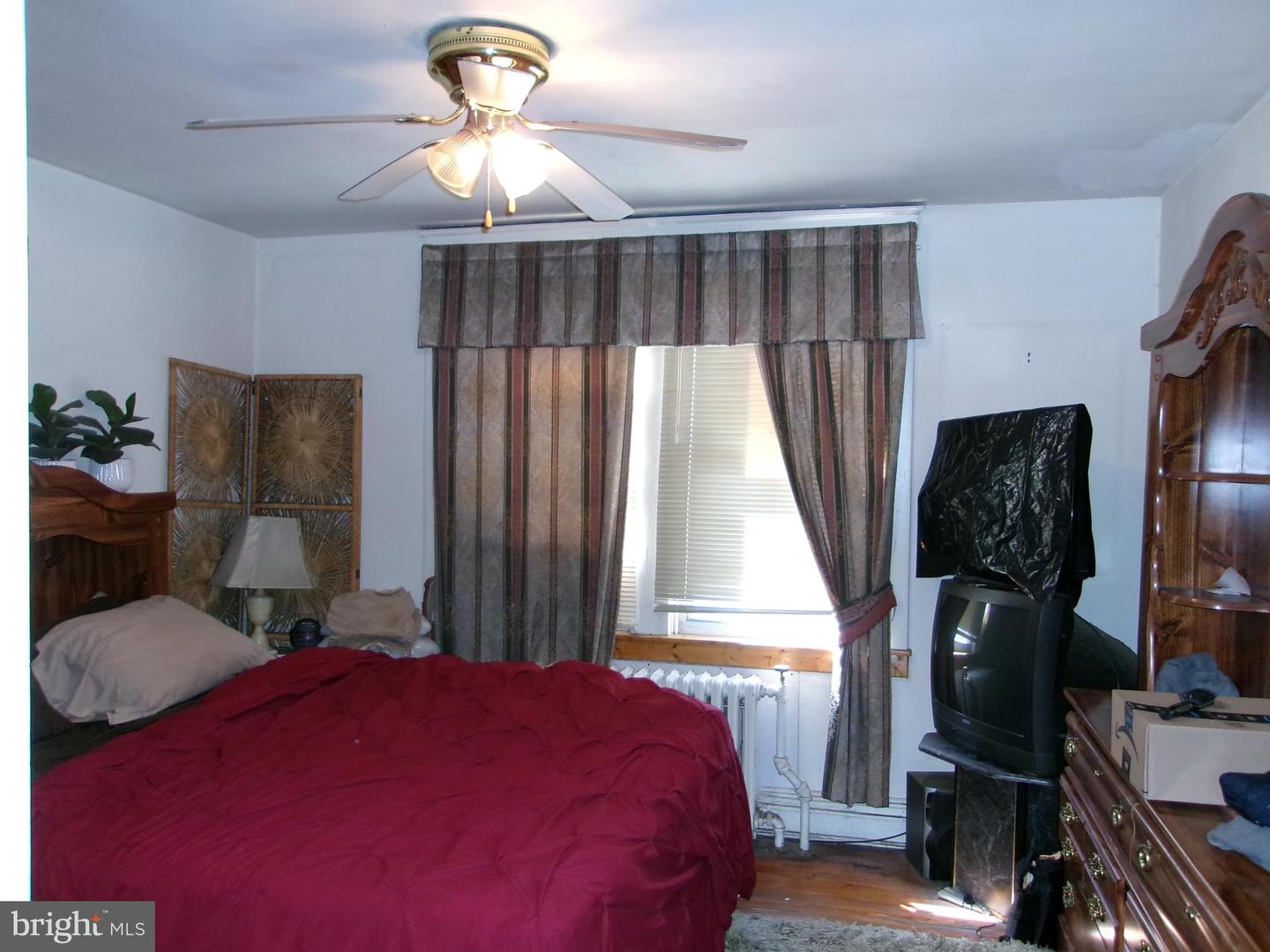 4204 Kenwood Ave Property Photo 6