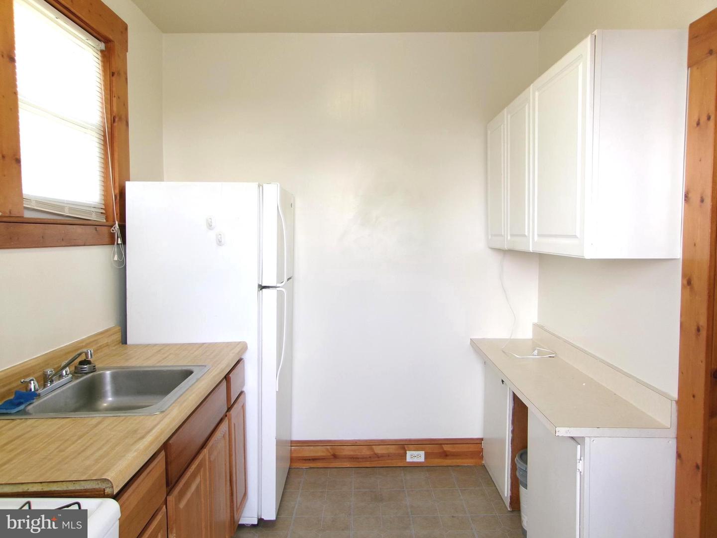 4204 Kenwood Ave Property Photo 12