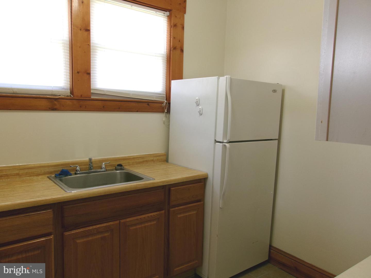 4204 Kenwood Ave Property Photo 13