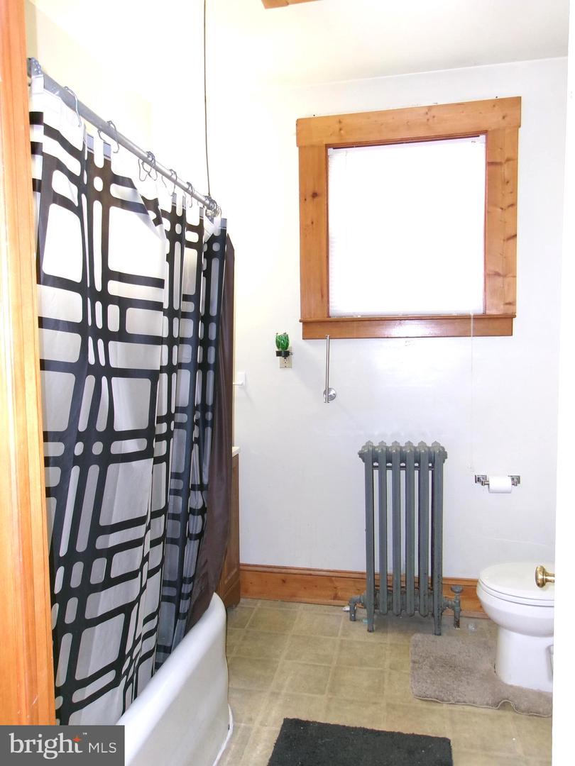 4204 Kenwood Ave Property Photo 22