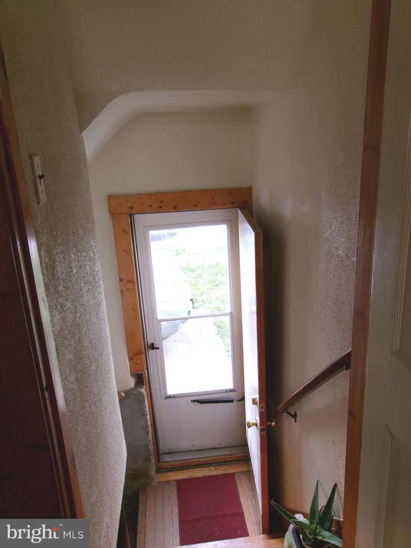 4204 Kenwood Ave Property Photo 24