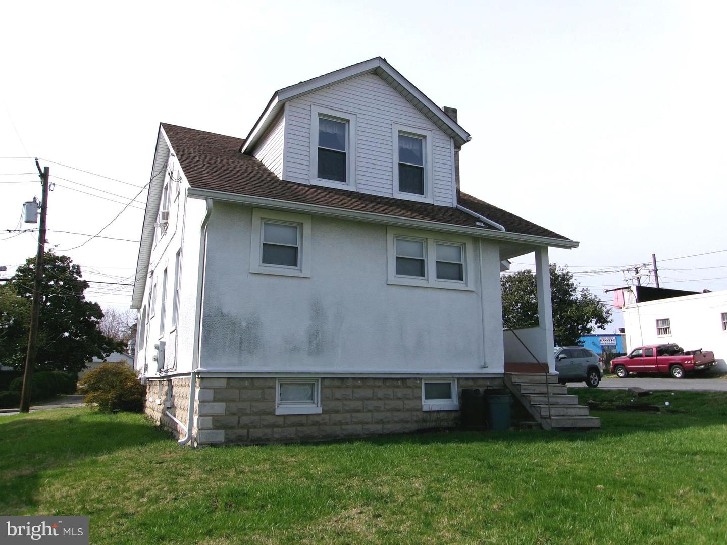 4204 Kenwood Ave Property Photo 26