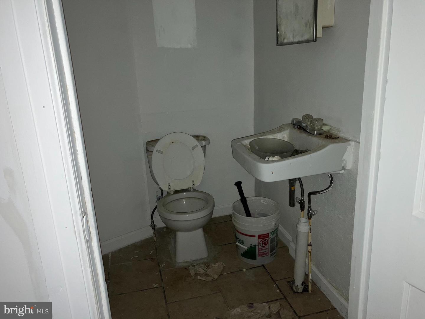 1201 Washington Blvd Property Photo 9