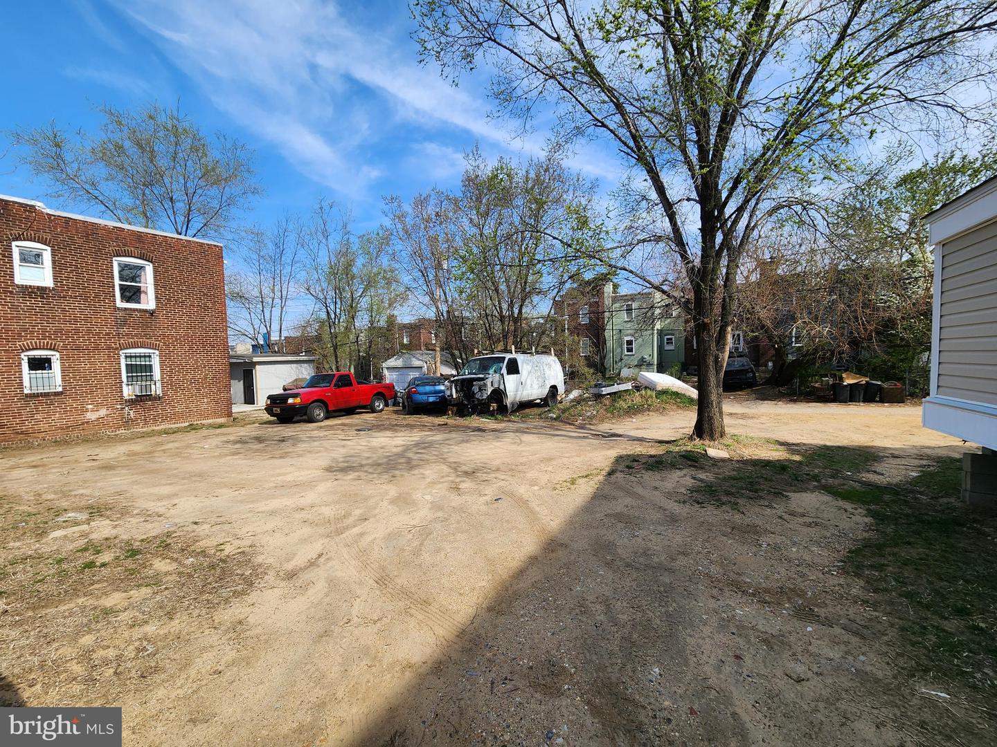 818 Stoll St Property Photo 5