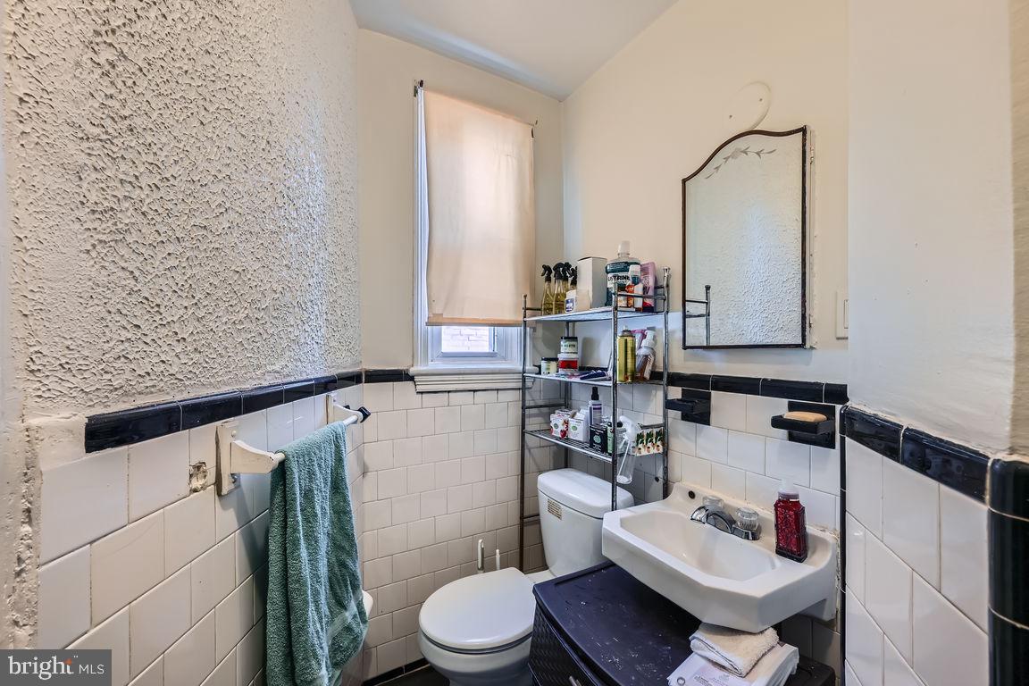 147 Denison St Property Photo 15