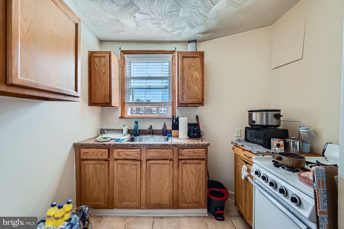 147 Denison St Property Photo 18