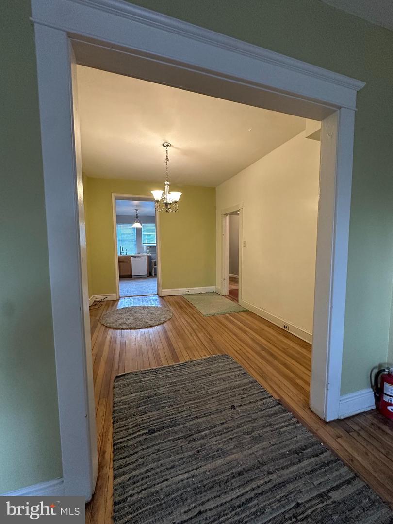 2261 Sidney Ave Property Photo 2
