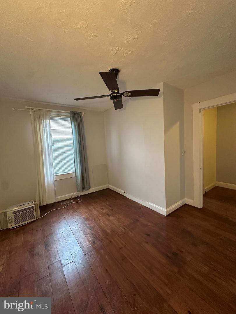 2261 Sidney Ave Property Photo 4