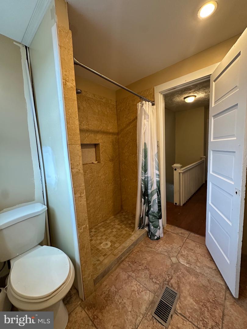 2261 Sidney Ave Property Photo 8