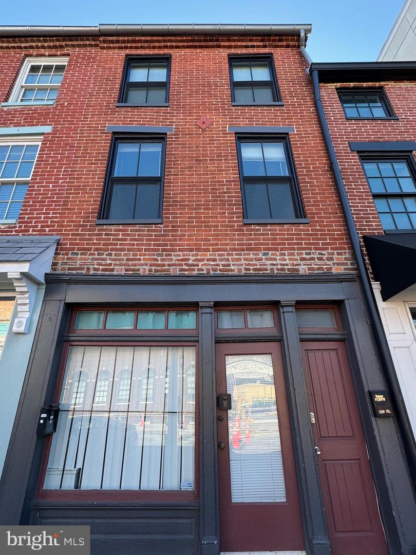 1637 Fleet St Property Photo 2