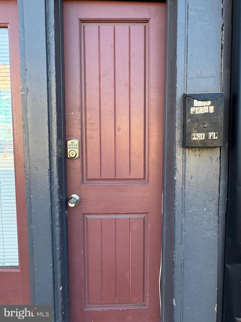 1637 Fleet St Property Photo 4
