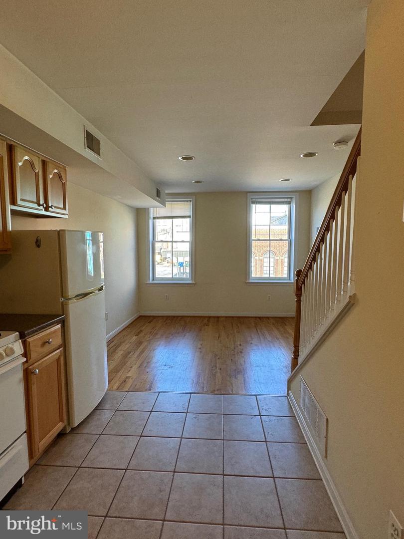 1637 Fleet St Property Photo 5
