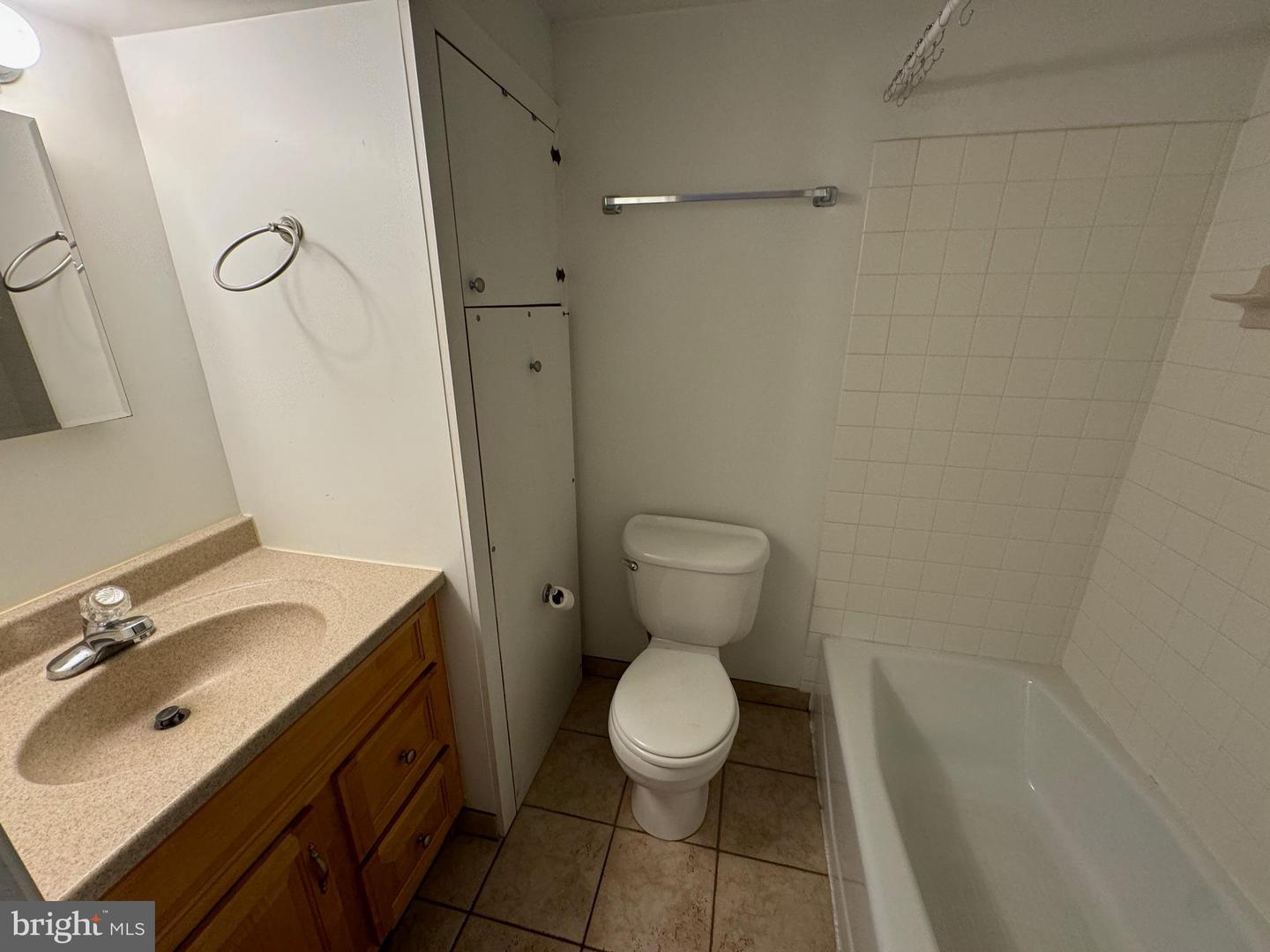 1637 Fleet St Property Photo 8