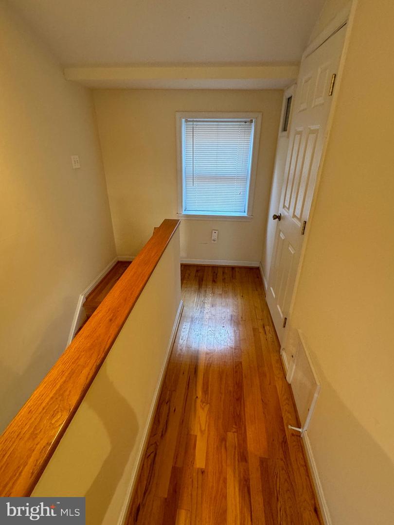 1637 Fleet St Property Photo 12