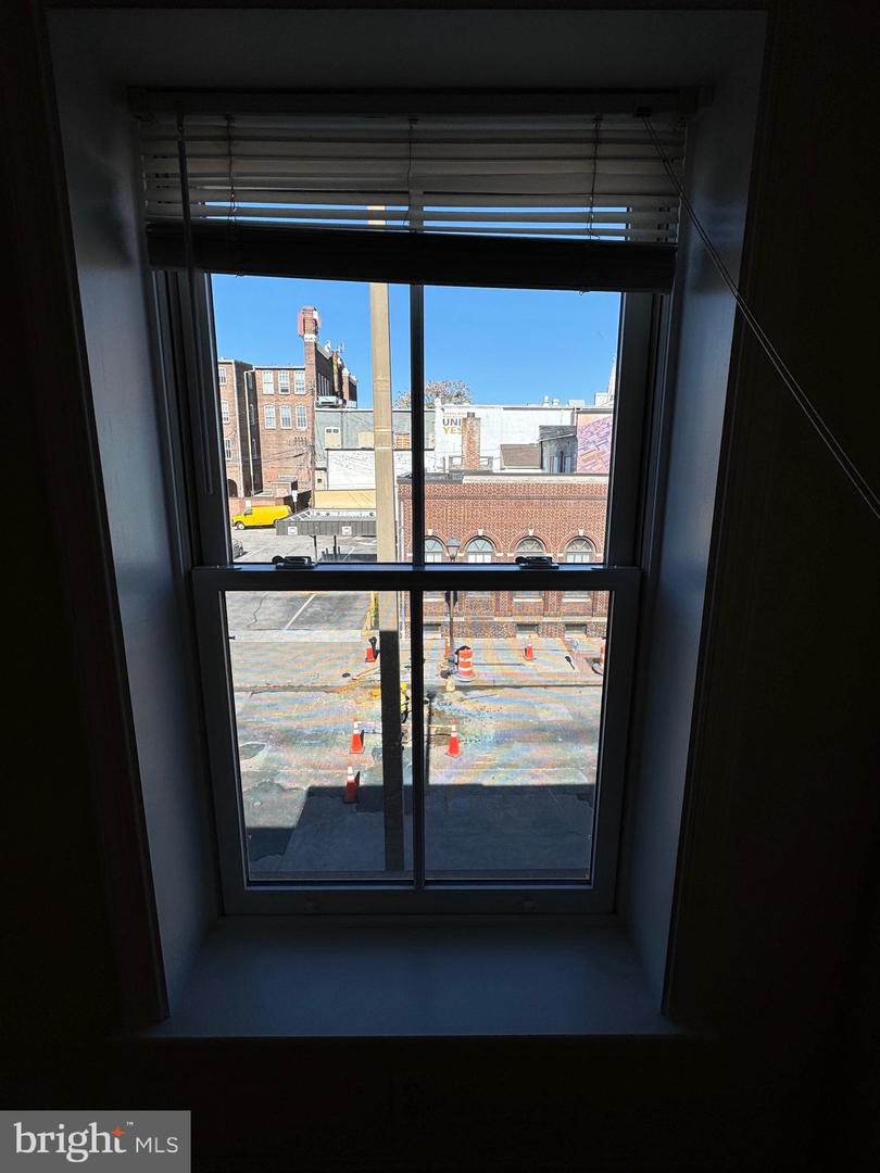 1637 Fleet St Property Photo 13