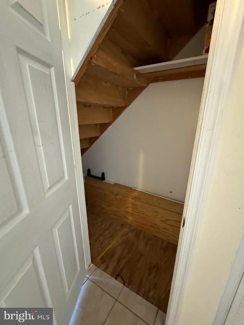 1637 Fleet St Property Photo 16