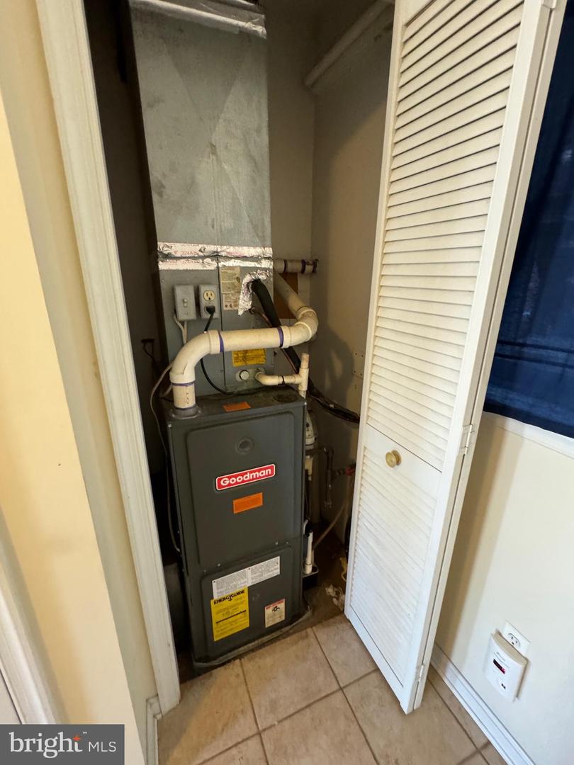 1637 Fleet St Property Photo 17