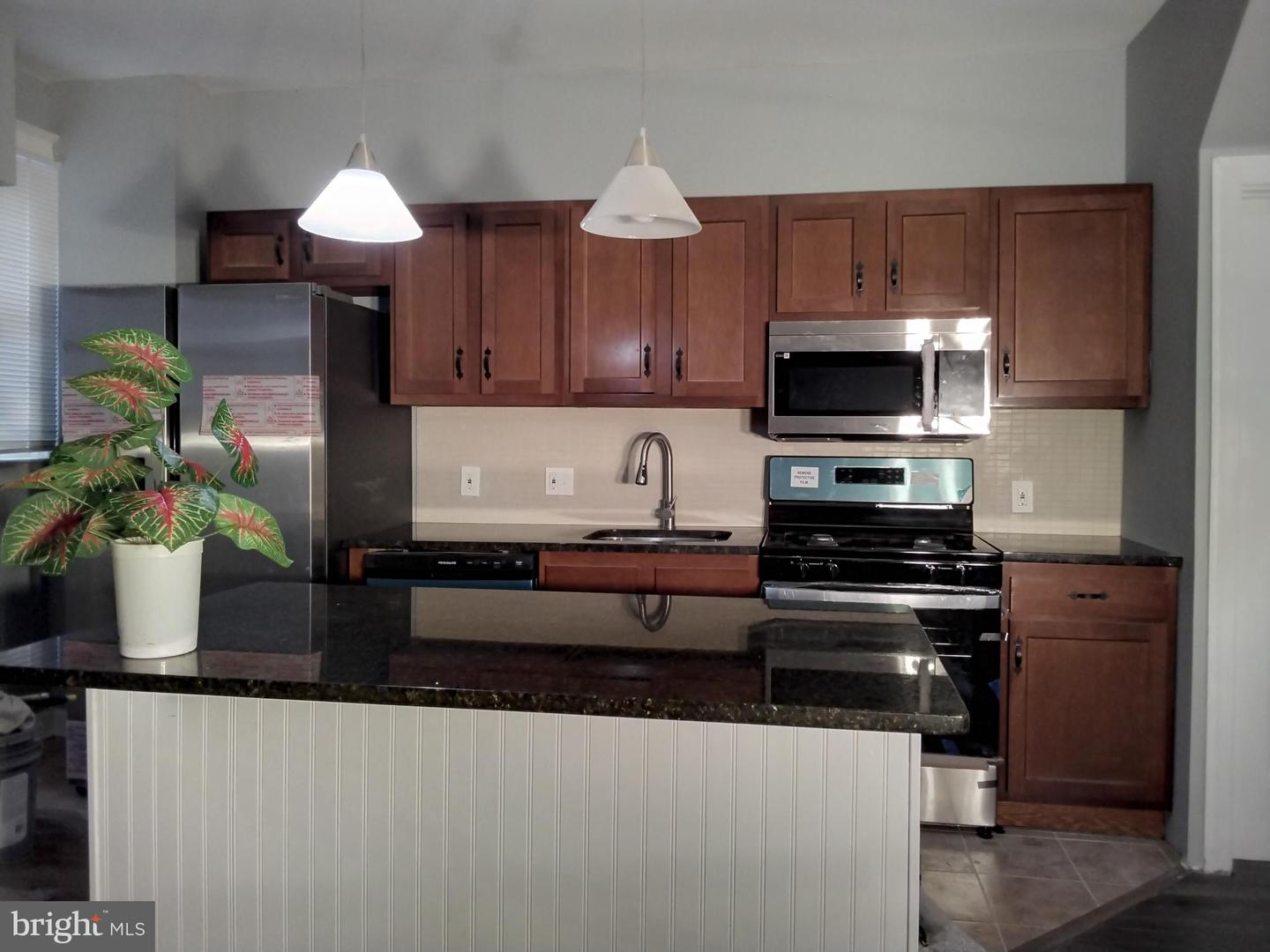 4013 W Garrison Ave Property Photo 1