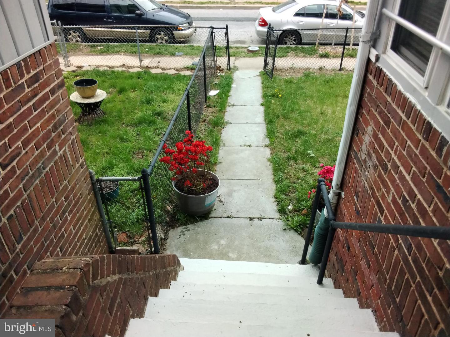4013 W Garrison Ave Property Photo 3