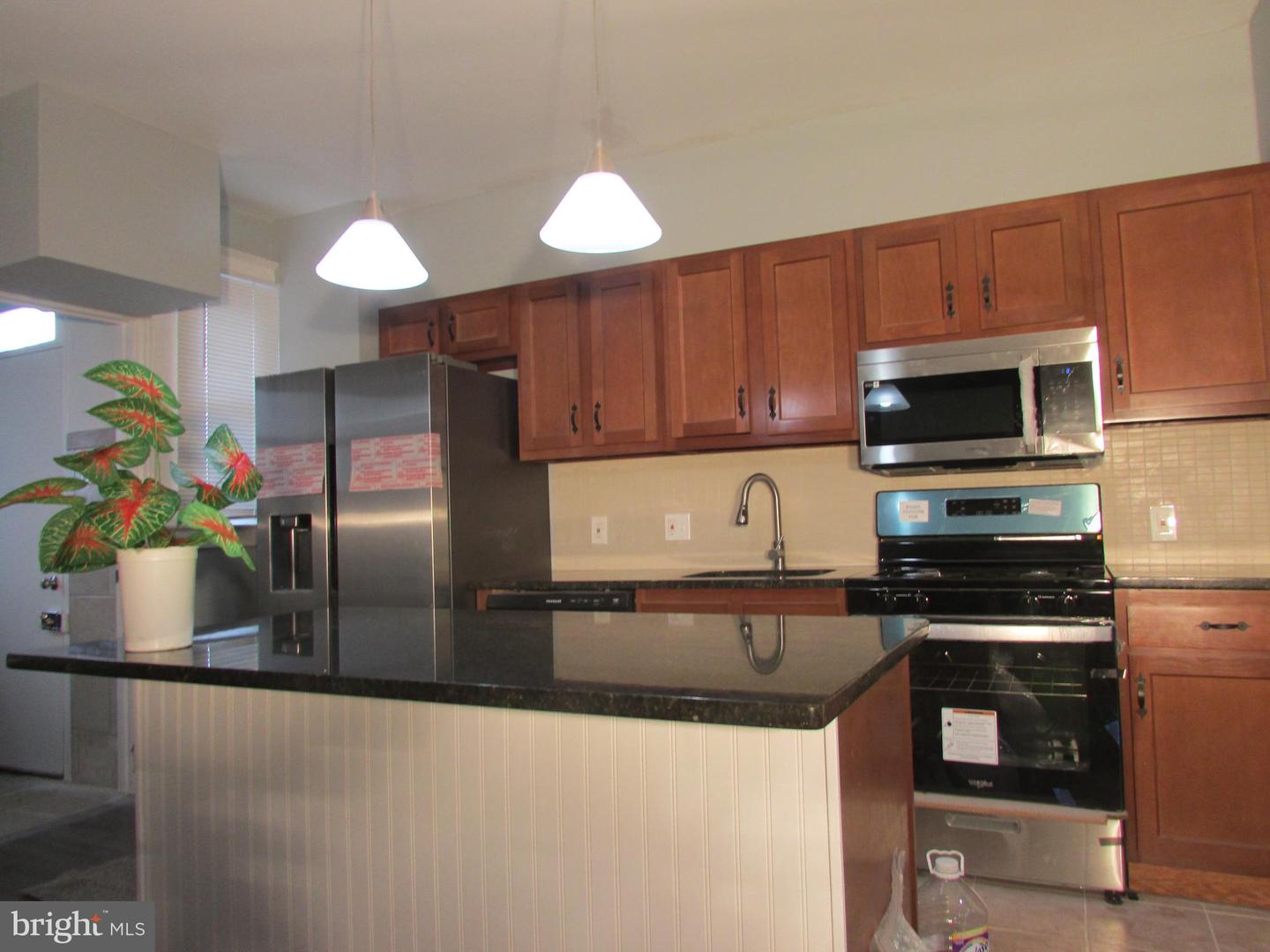 4013 W Garrison Ave Property Photo 6