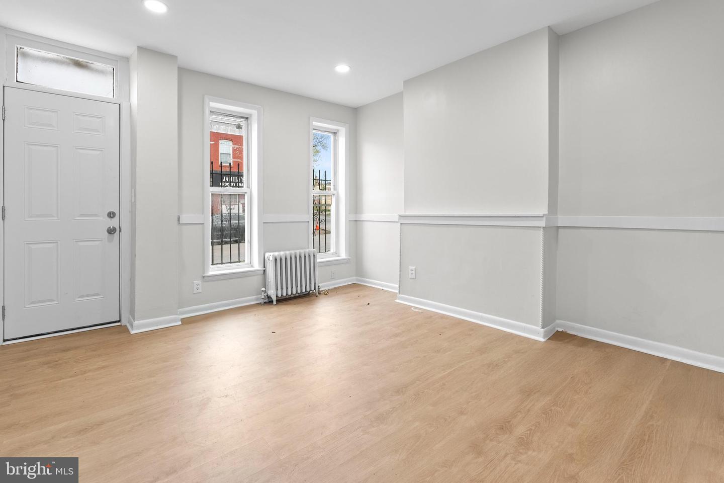 305 Calhoun St Property Photo 2