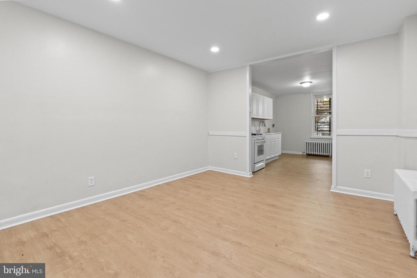 305 Calhoun St Property Photo 3