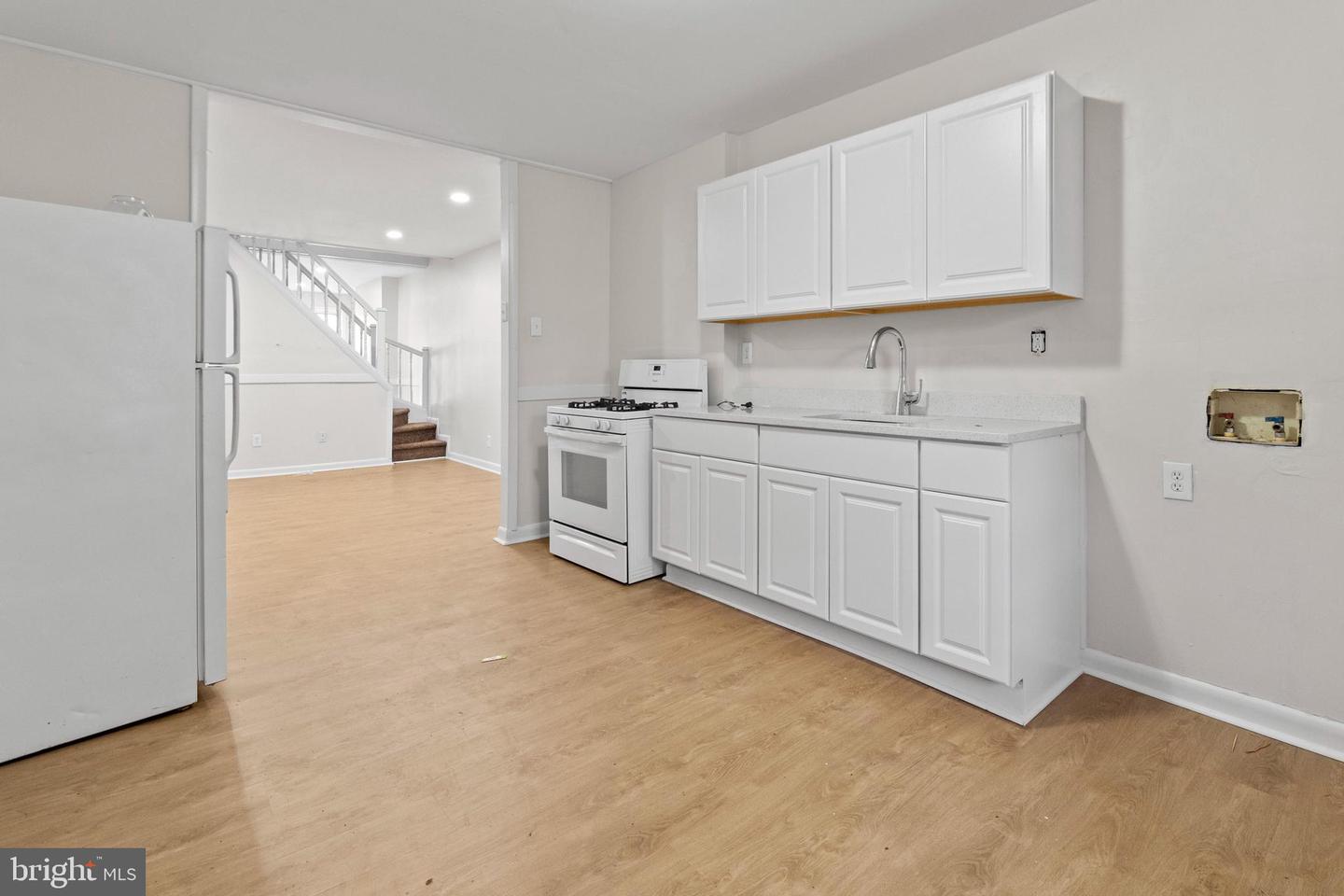 305 Calhoun St Property Photo 4