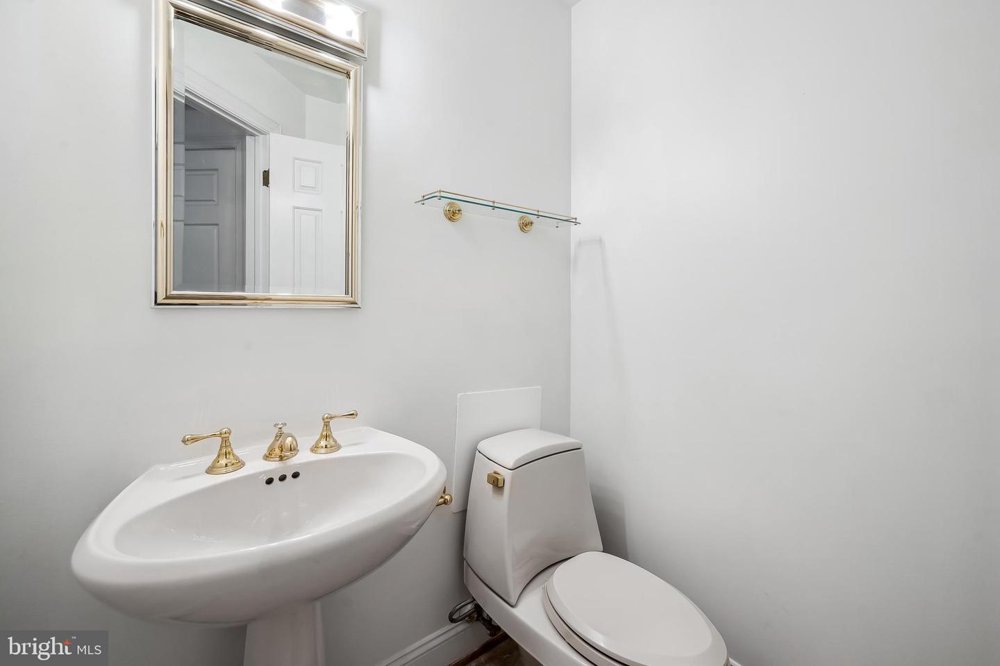 3704 N Charles St N #105 Property Photo 14