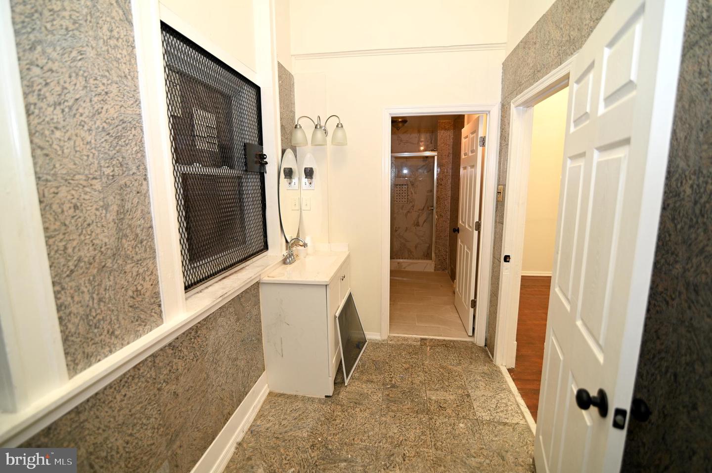 227 E Baltimore St Property Photo 6