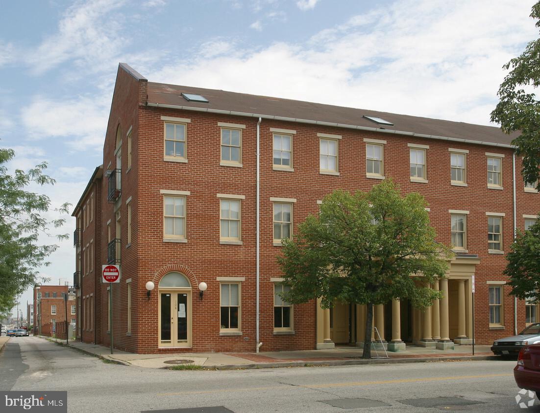 723 S Charles St #ll3 Property Photo 1
