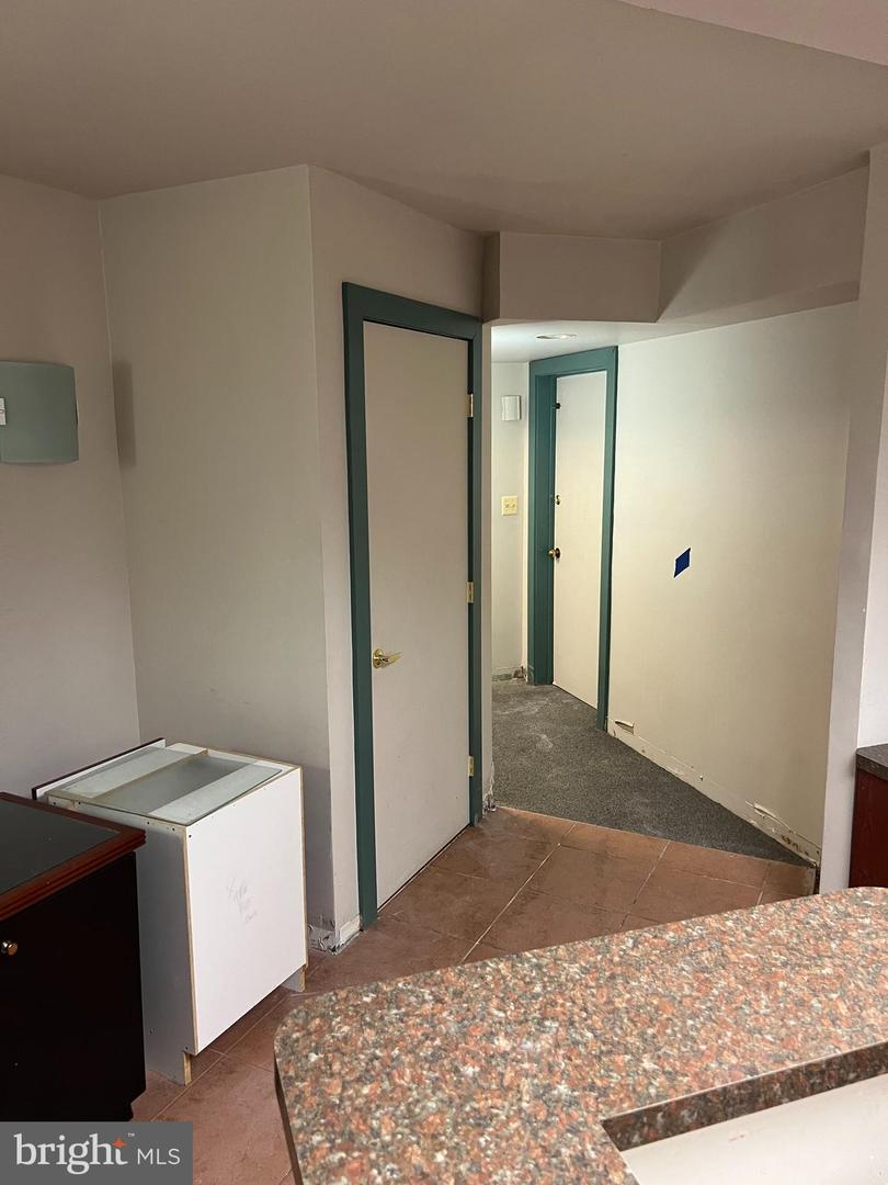 723 S Charles St #ll3 Property Photo 11