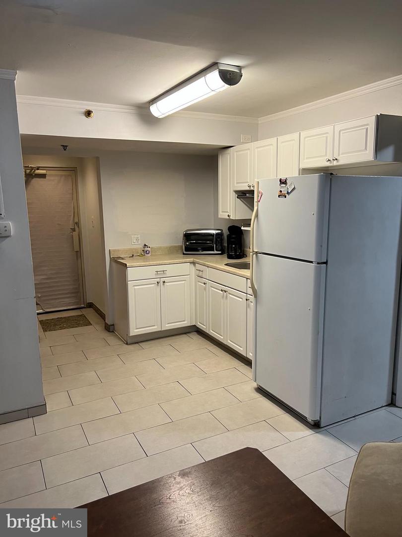 723 S Charles St #ll2 Property Photo 7