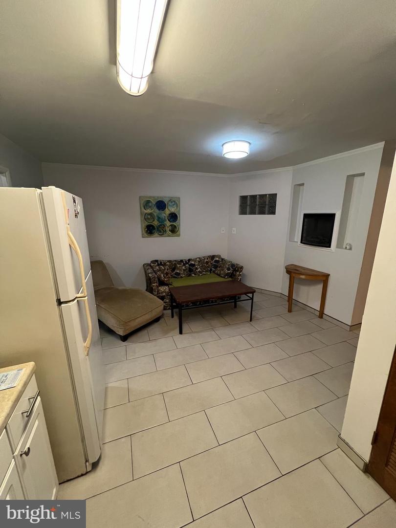 723 S Charles St #ll2 Property Photo 8