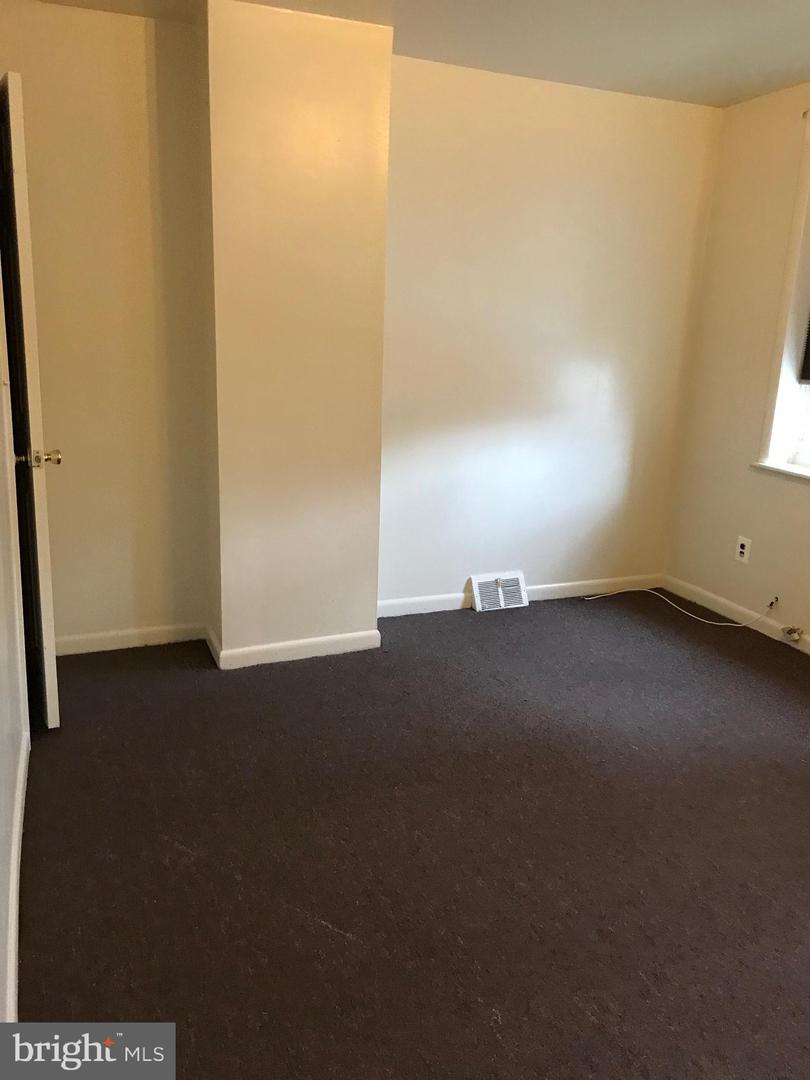 1112 Guilford Ave Property Photo 13