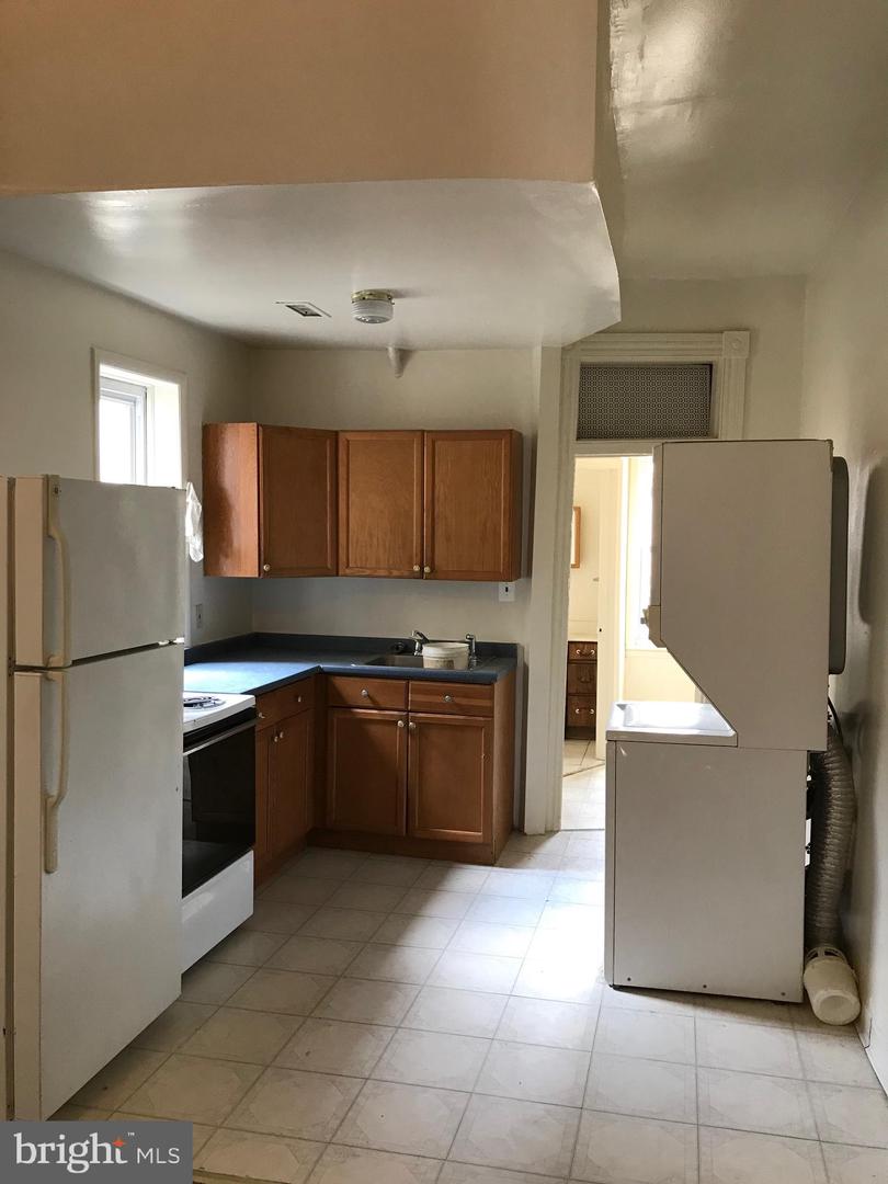 1112 Guilford Ave Property Photo 15