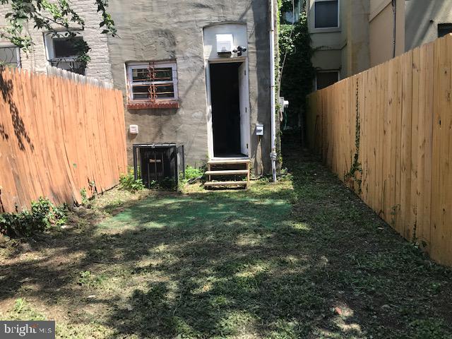 1112 Guilford Ave Property Photo 23