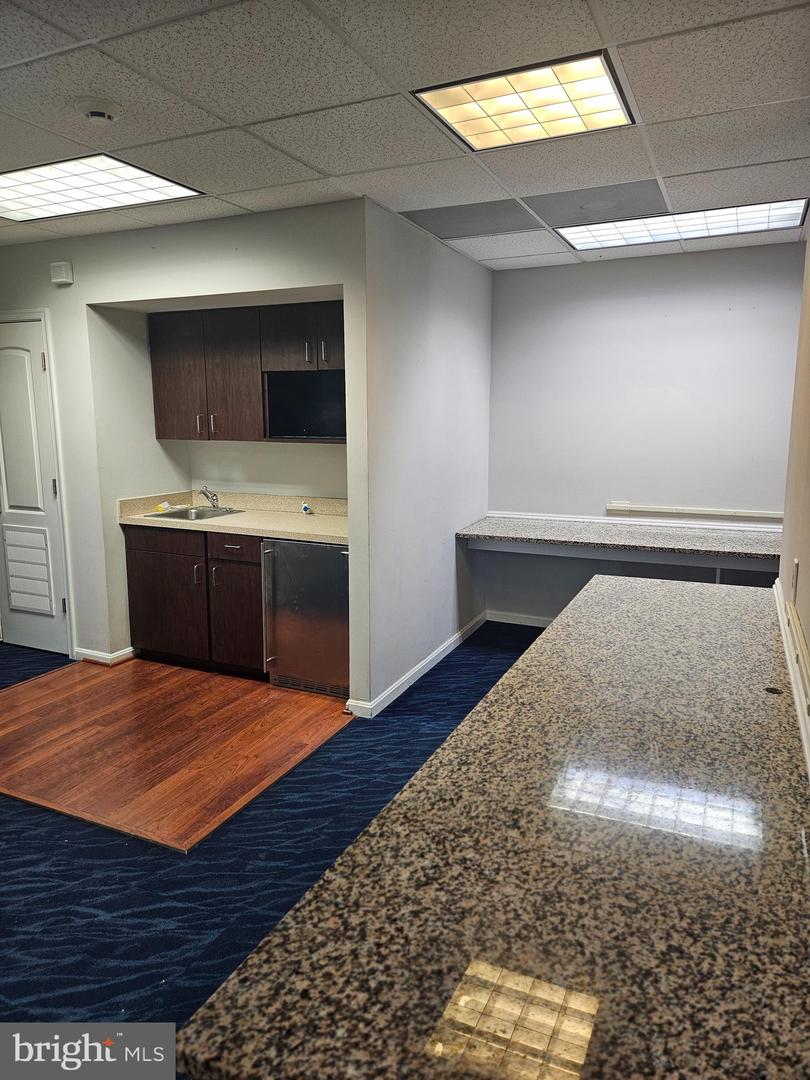 808 S Broadway #c2 Property Photo 6
