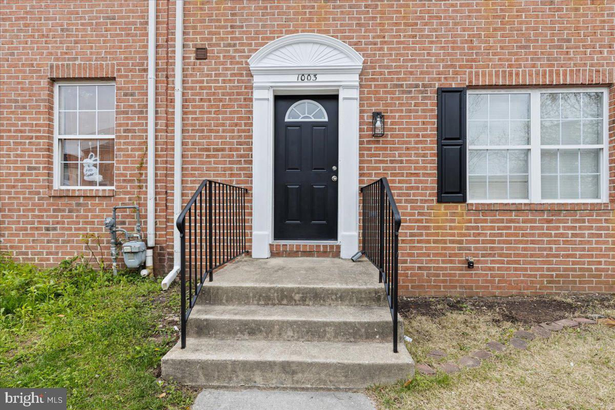 1003 N Woodyear St Property Photo 3