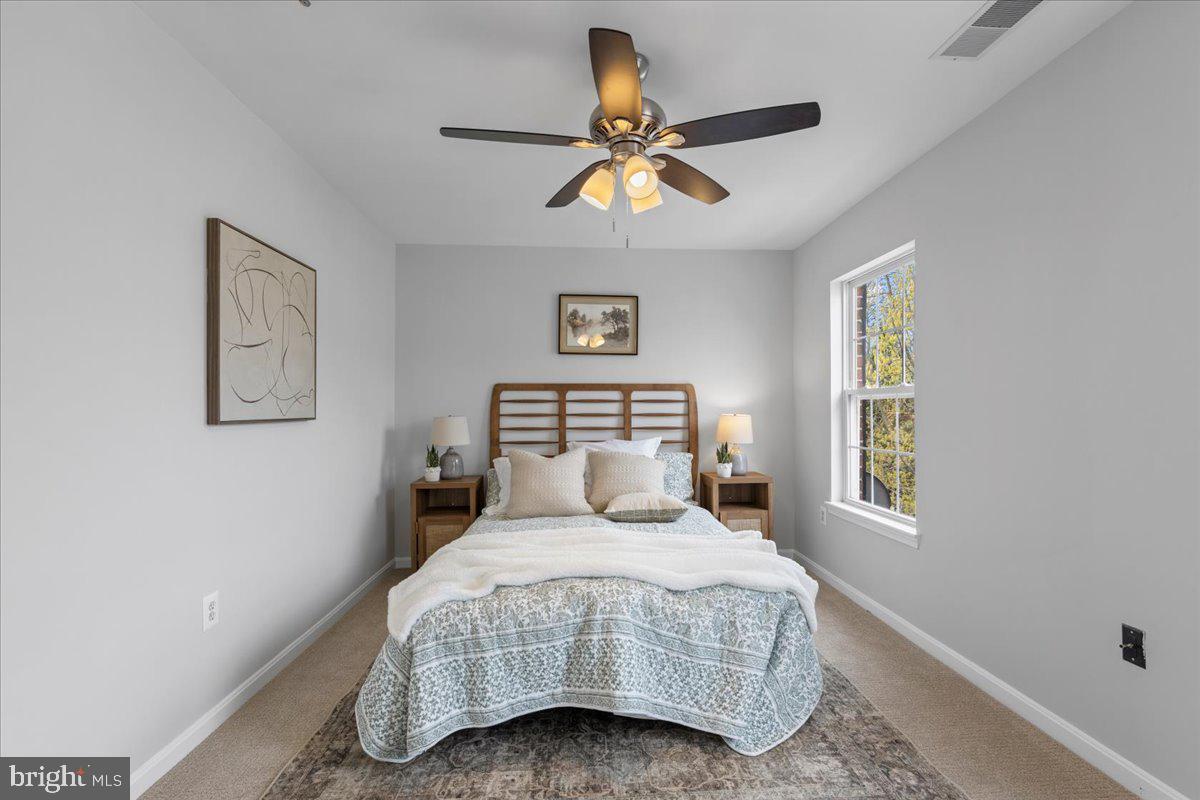 1003 N Woodyear St Property Photo 17