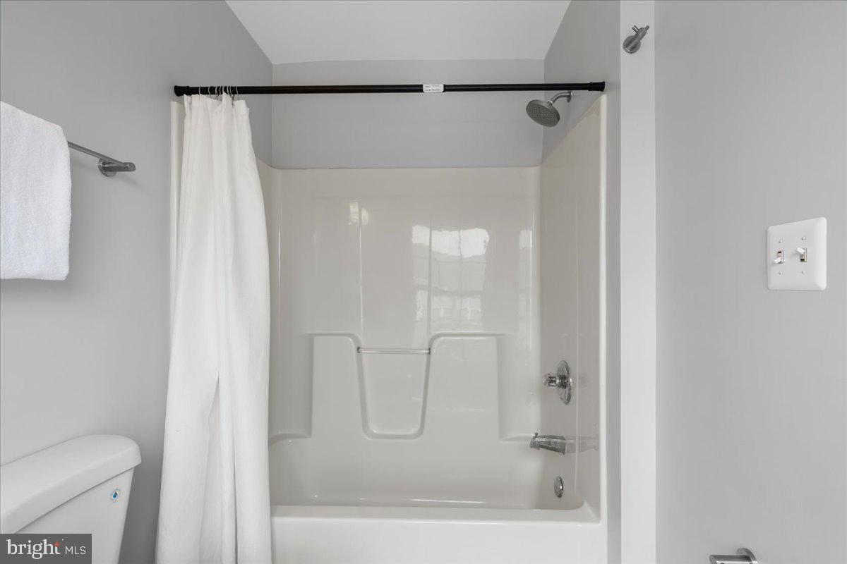 1003 N Woodyear St Property Photo 20