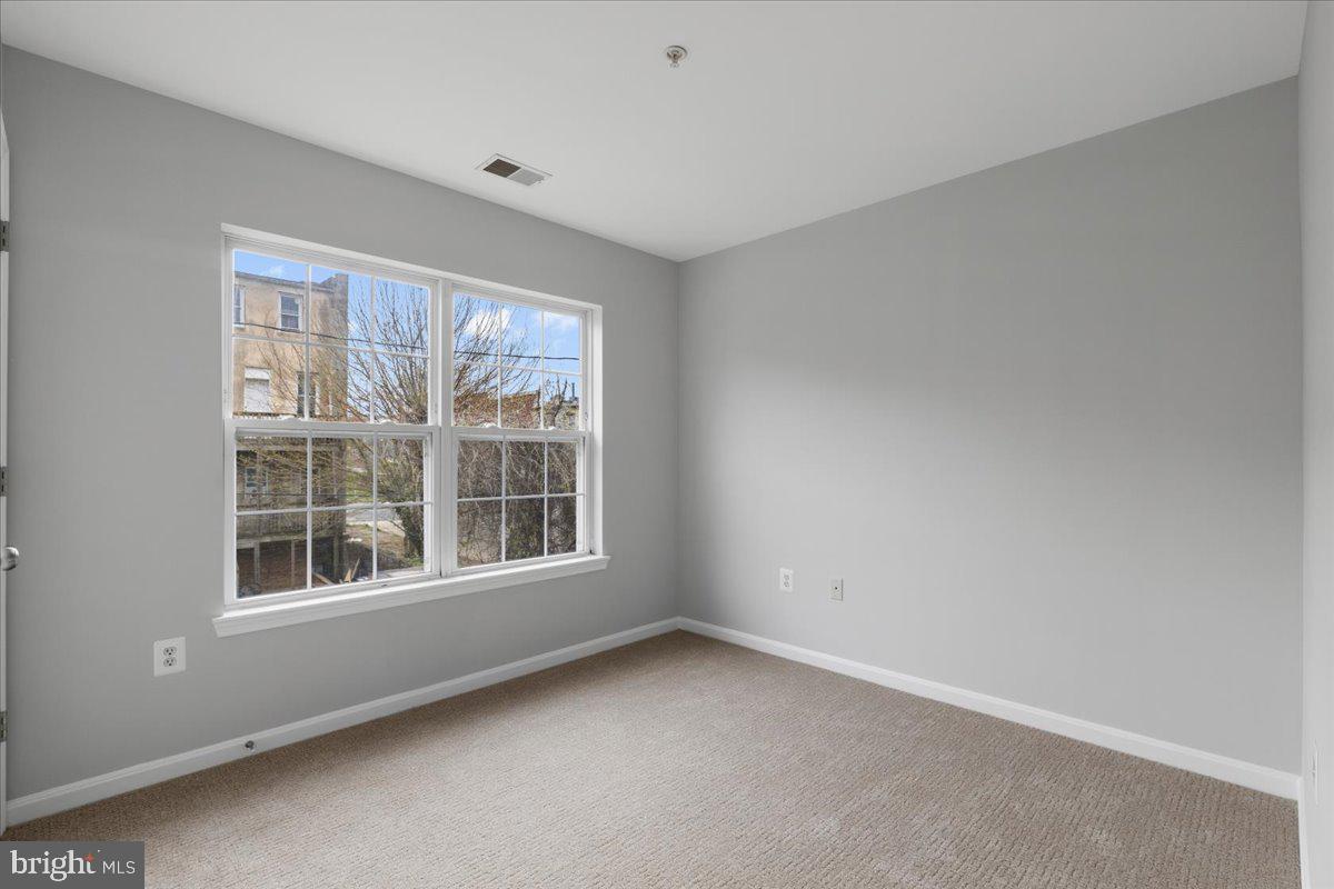 1003 N Woodyear St Property Photo 23