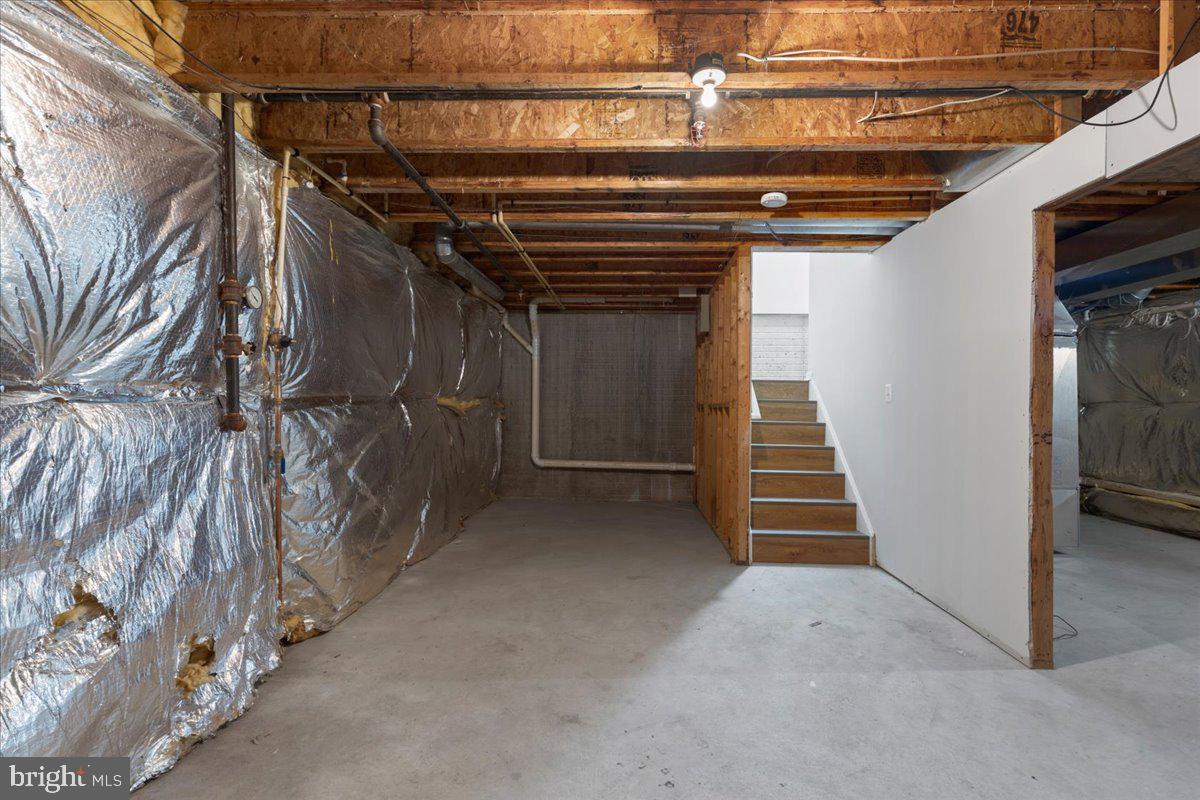 1003 N Woodyear St Property Photo 27