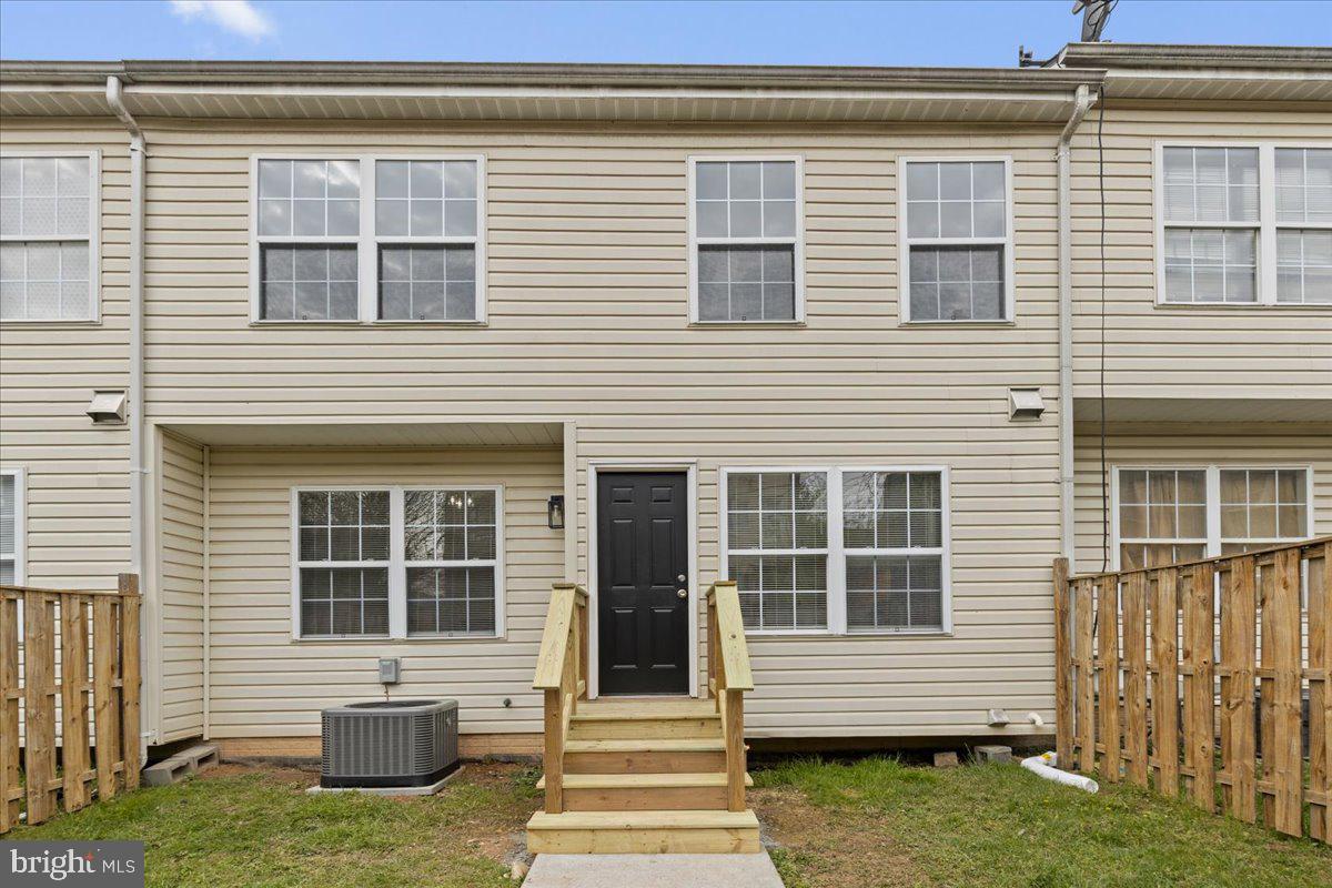 1003 N Woodyear St Property Photo 28