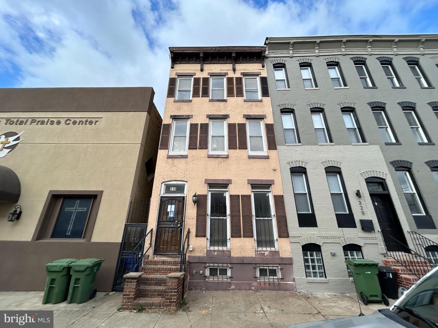 318 N Gilmor St Property Photo 1